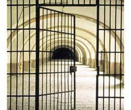 Permissions de sortie et congés pour un détenu condamné : pourquoi et comment ?