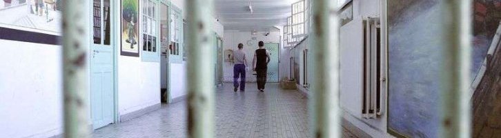 Quand un détenu peut-il rencontrer sa famille en dehors de la prison ?